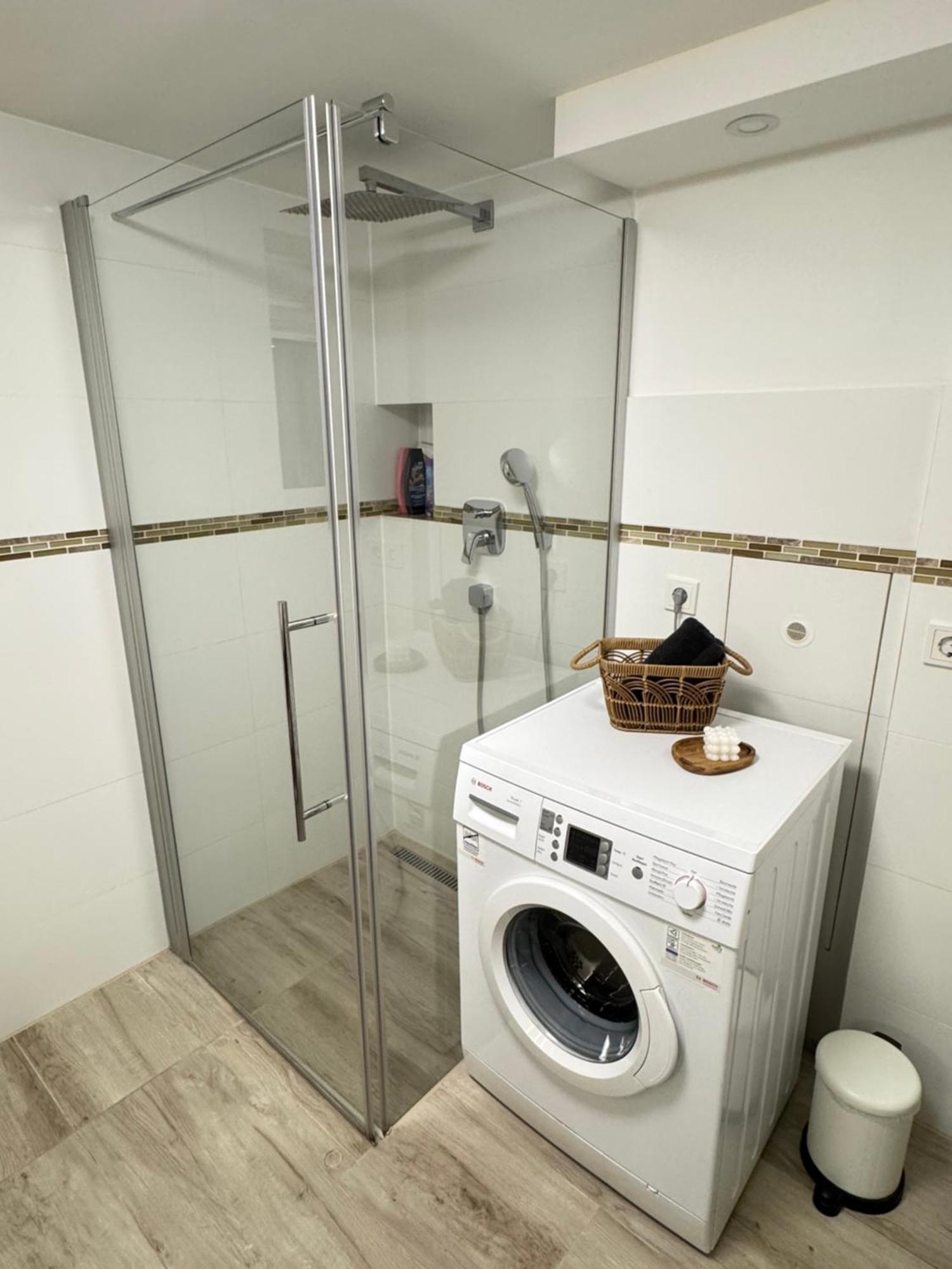 Family & Friends Hannover 75M2, Messe Екстер'єр фото